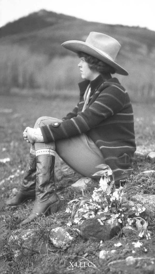 Annabelle Johnson Moody at the foot of the Bighorn mountains, 1930.